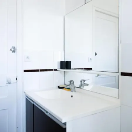 Spacious And Very Bright Cocoon For 2 In Paris パリ