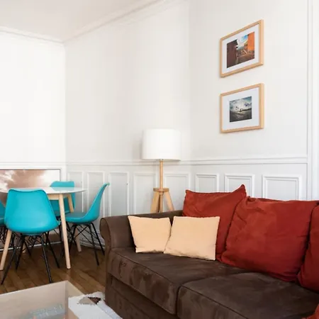Spacious And Very Bright Cocoon For 2 In Paris パリ