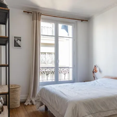 Spacious And Very Bright Cocoon For 2 In Paris * パリ